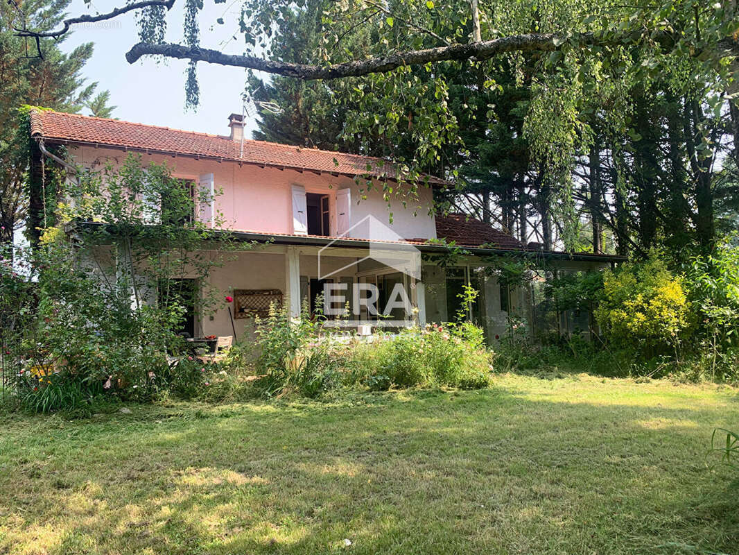 Maison à SAINT-CLAIR-DE-LA-TOUR