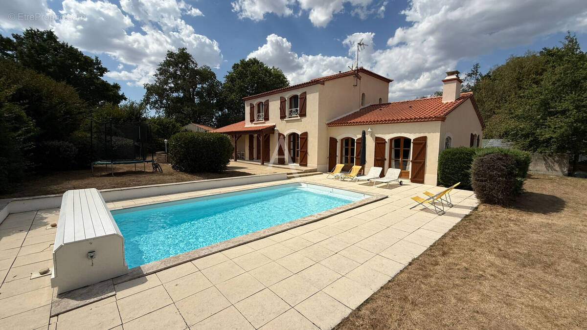 Maison à NESMY