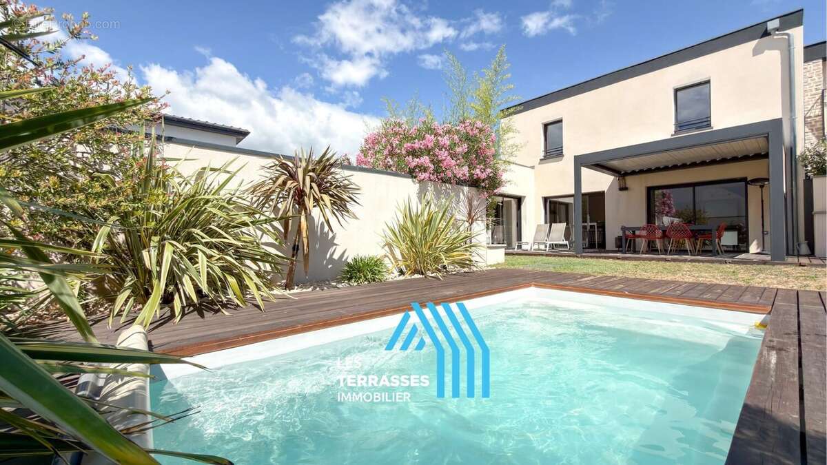 Maison à MONTELIMAR
