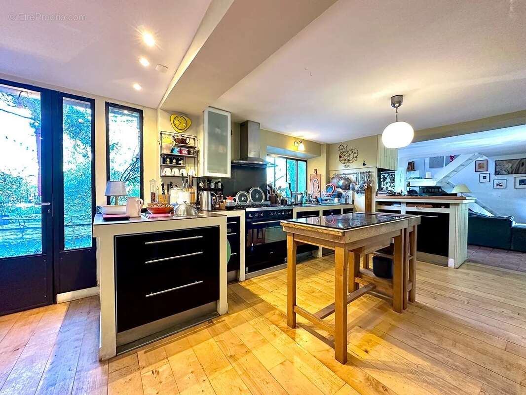 Maison à LES MESNULS