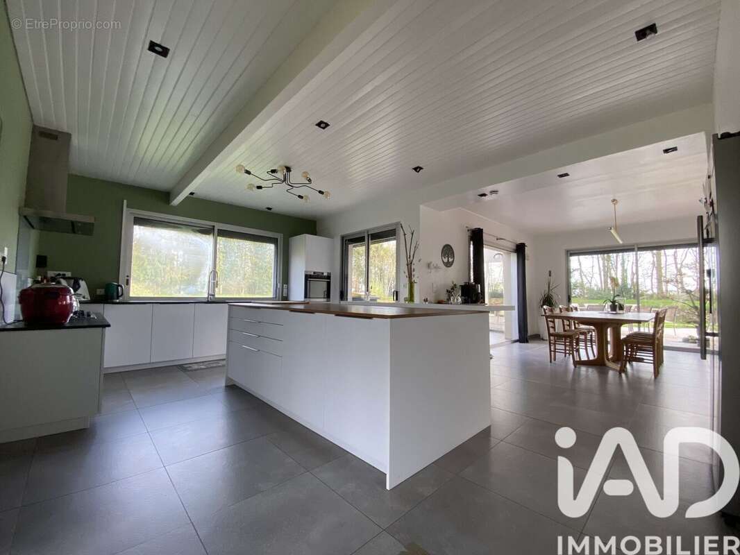 Photo 6 - Maison à SAINT-MEEN-LE-GRAND