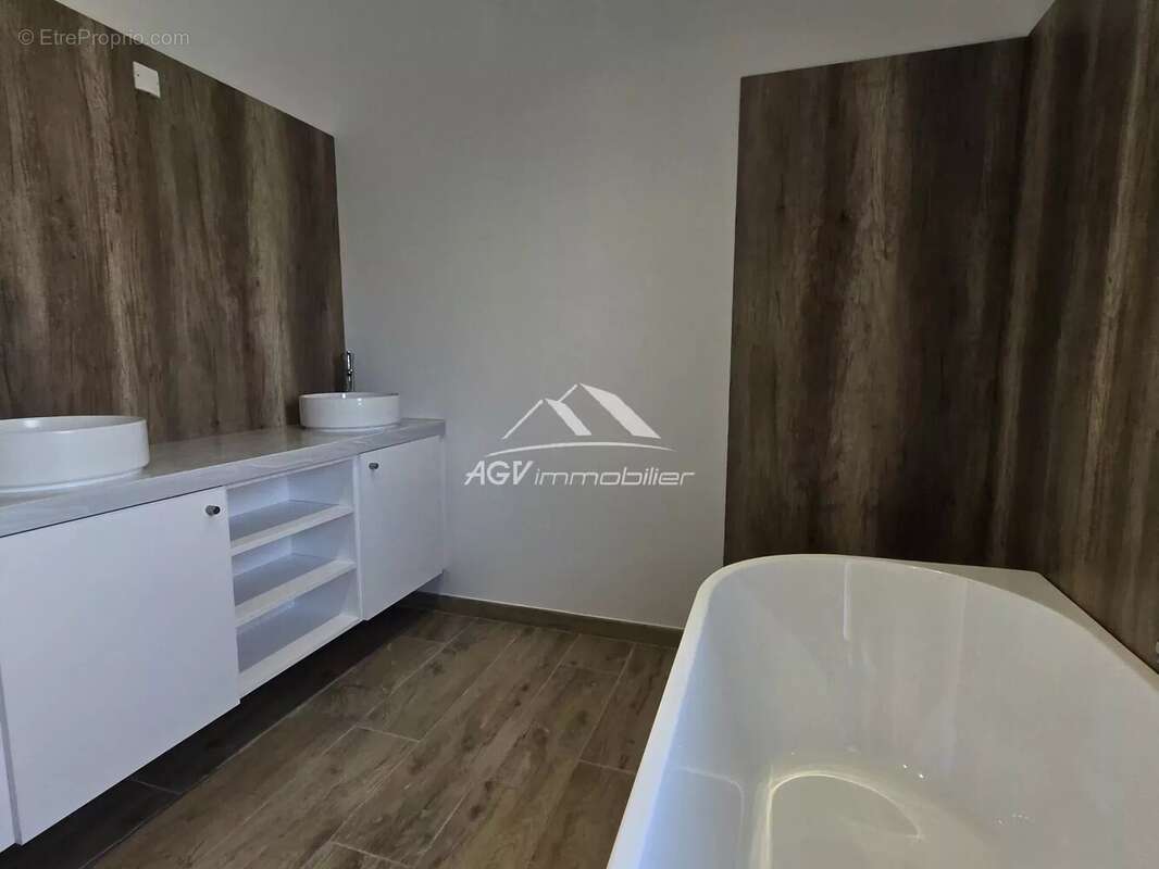 Maison à ALLEGRE-LES-FUMADES