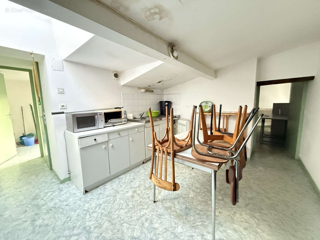 Commerce à MONTAIGU