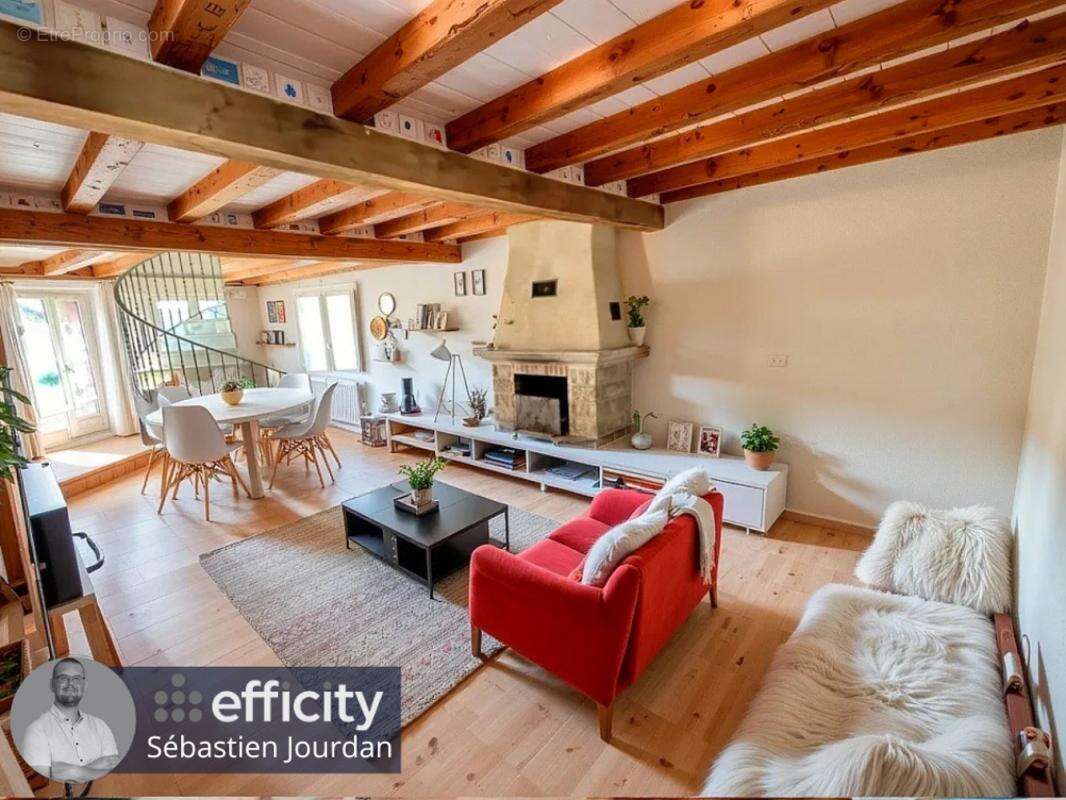 Maison à LOUVIGNE-DE-BAIS