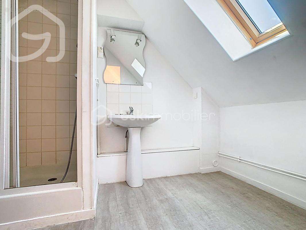 Maison à SAINT-ETIENNE-DU-ROUVRAY