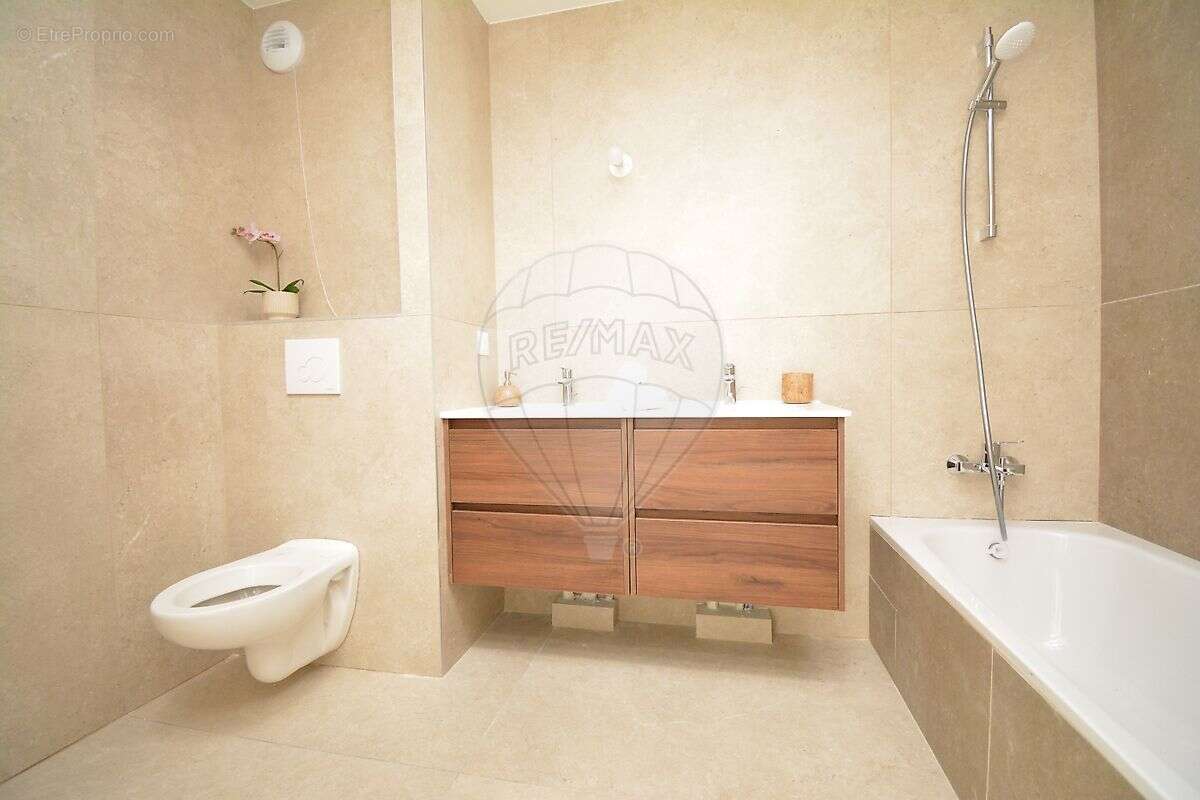 Appartement à VILLENEUVE-LOUBET