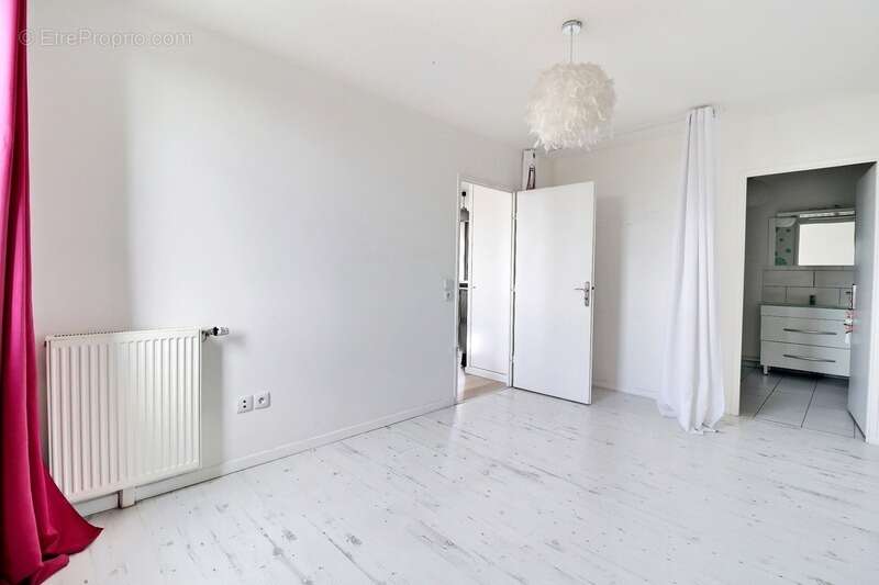 Appartement à SAINTE-GENEVIEVE-DES-BOIS