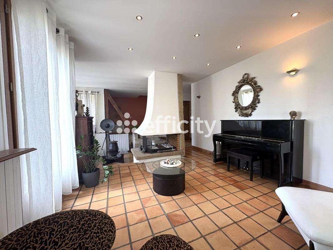 Maison à LE PLESSIS-BOUCHARD