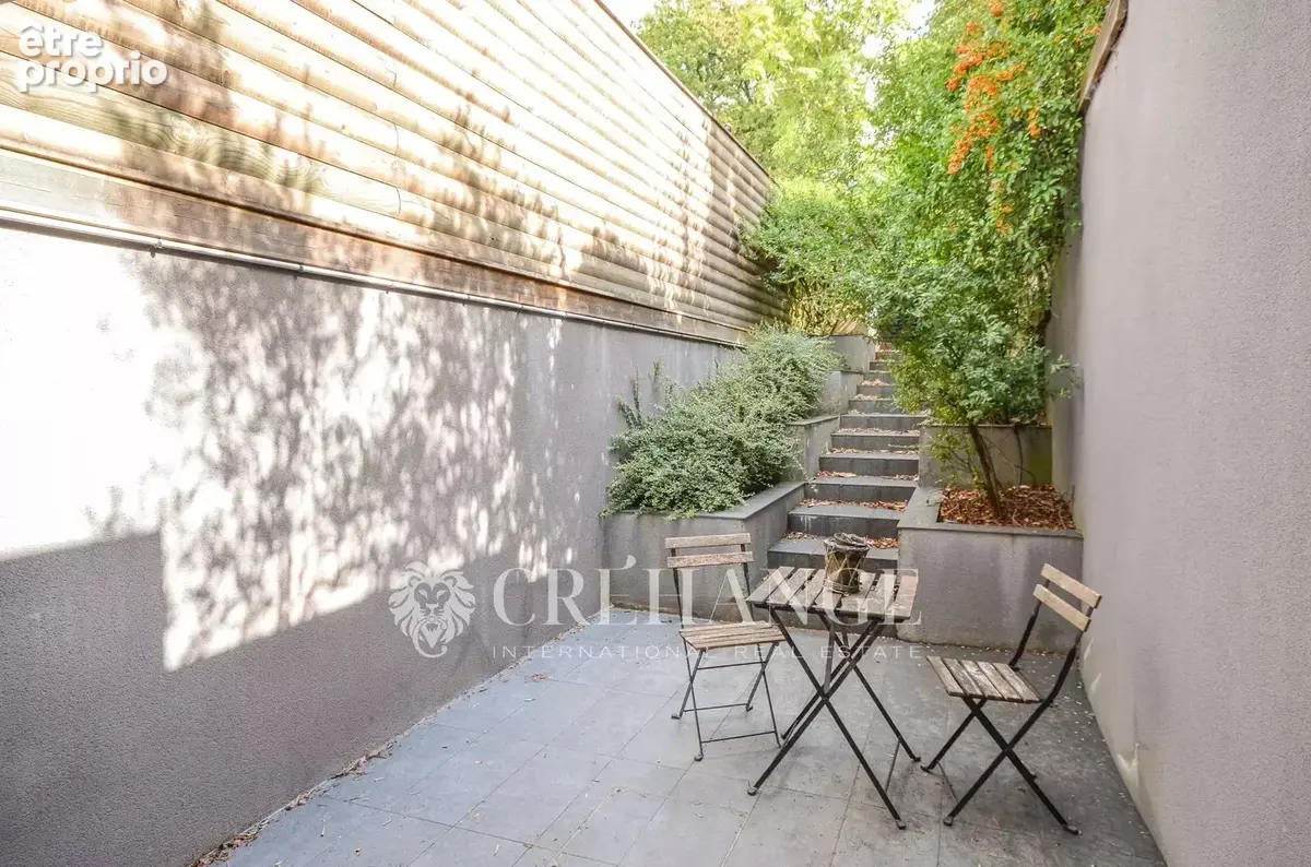 La Celle-Saint-Cloud — Maison familiale contemporaine avec piscine, hammam et jardin paysagé - photo 17