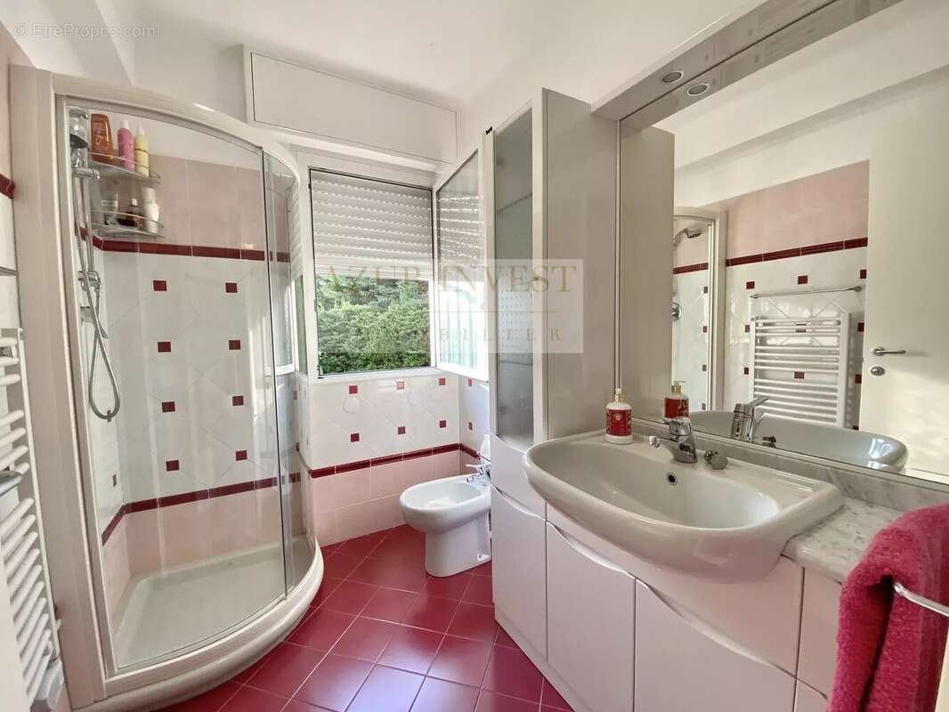 Appartement à ROQUEBRUNE-CAP-MARTIN