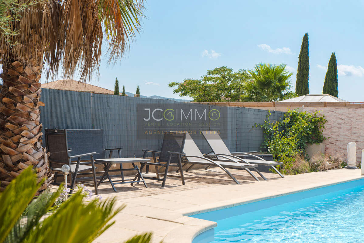 Villa de plain-pied 115m2 - 4 chambres, piscine et garage ! - photo 16