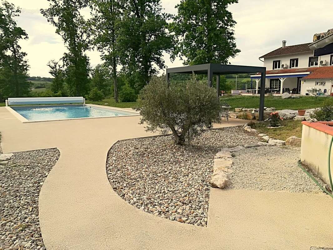 Ensemble immobilier - photo 11