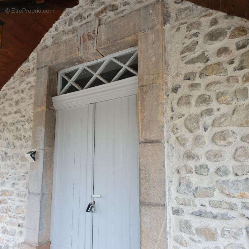 TORNAC , Maison en pierres de 10 pièces  de 232 M2 dans un quartier calme.   Proche d'Anduze - photo 3