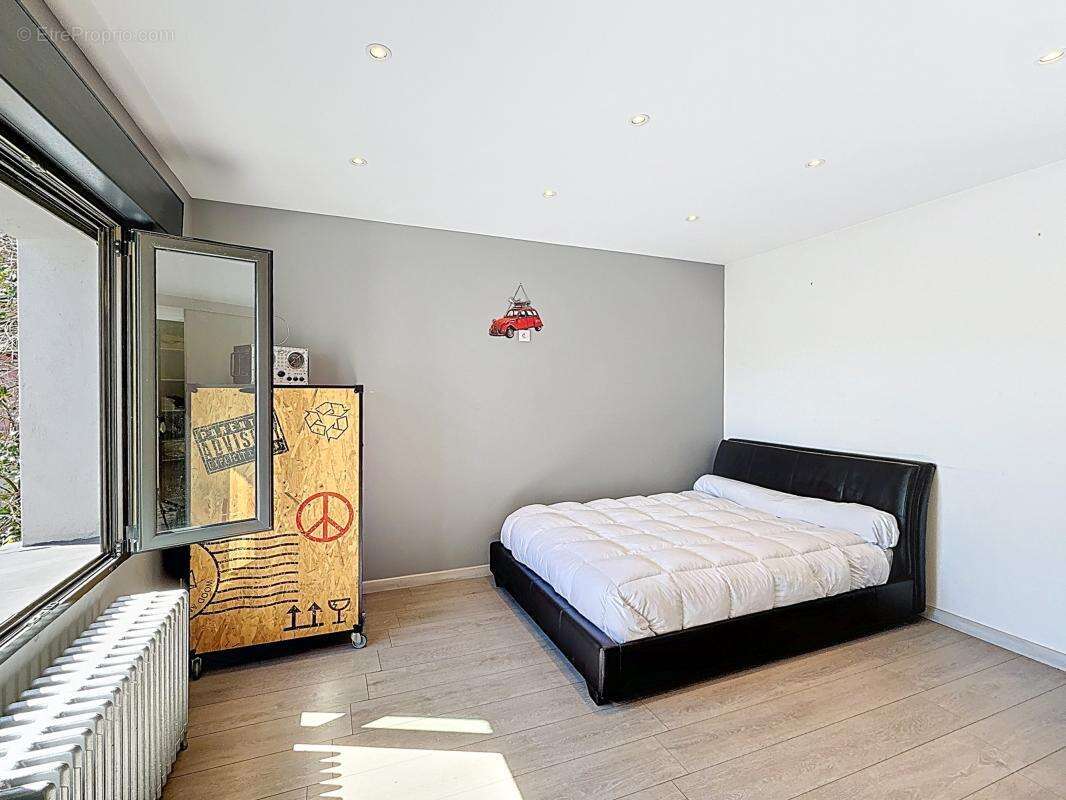 Maison à VAULX-EN-VELIN