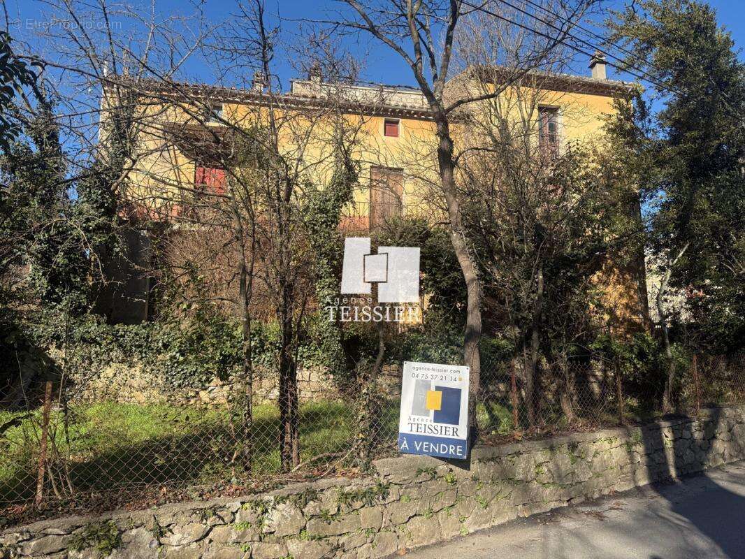 Maison à SAINT-PAUL-LE-JEUNE