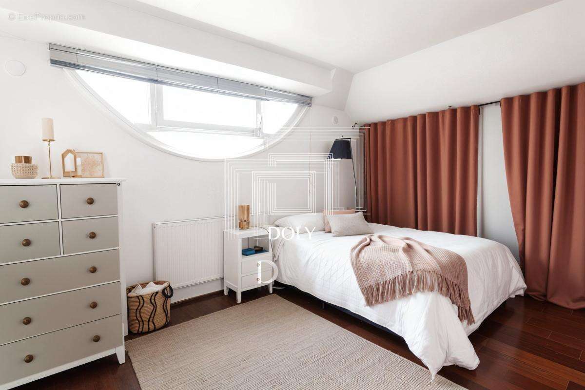 Appartement à VILLENEUVE-LA-GARENNE