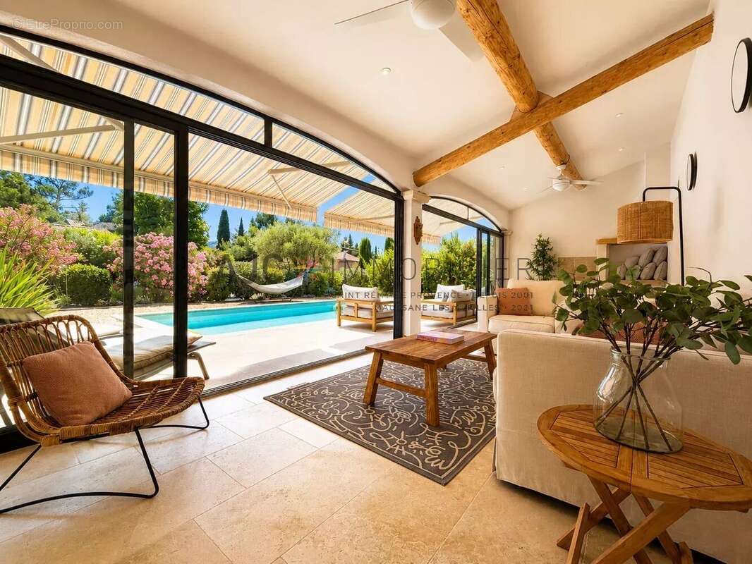 Saint-Rémy-de-Provence – Maison lumineuse de 4 chambres avec piscine proche centre - photo 7