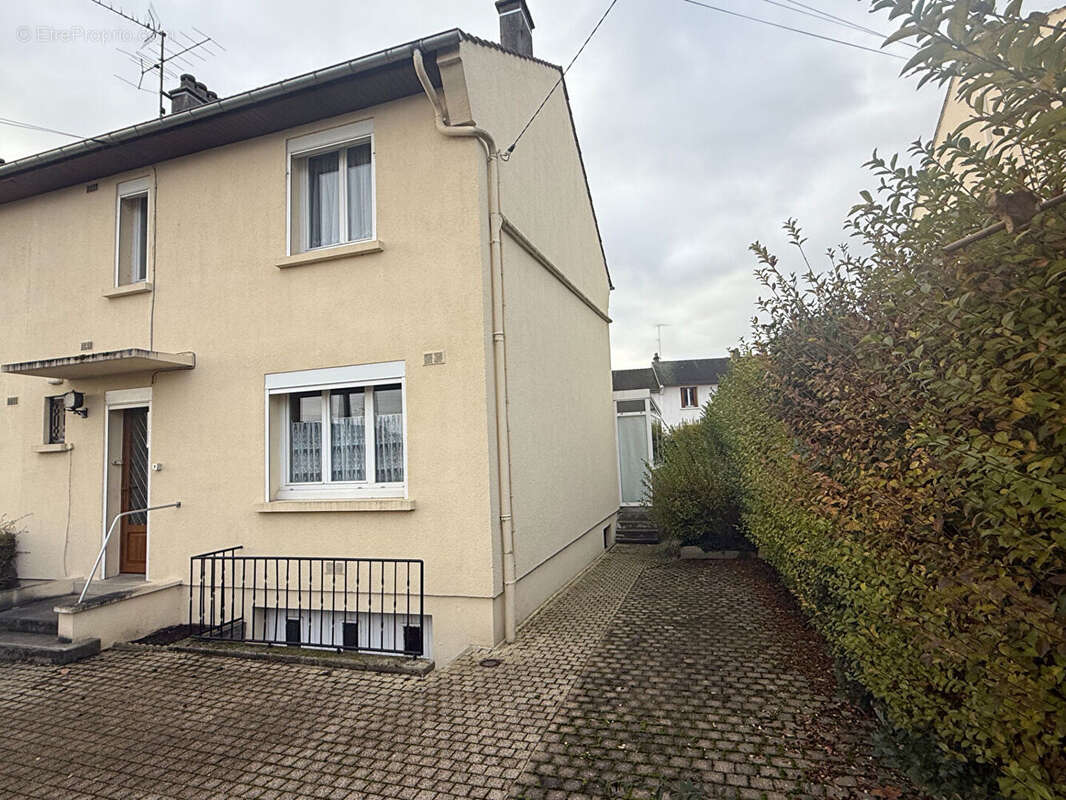 Maison à BEAUVAIS