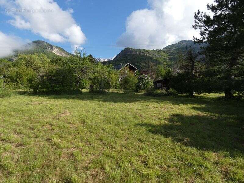 Terrain à LA ROCHE-DES-ARNAUDS