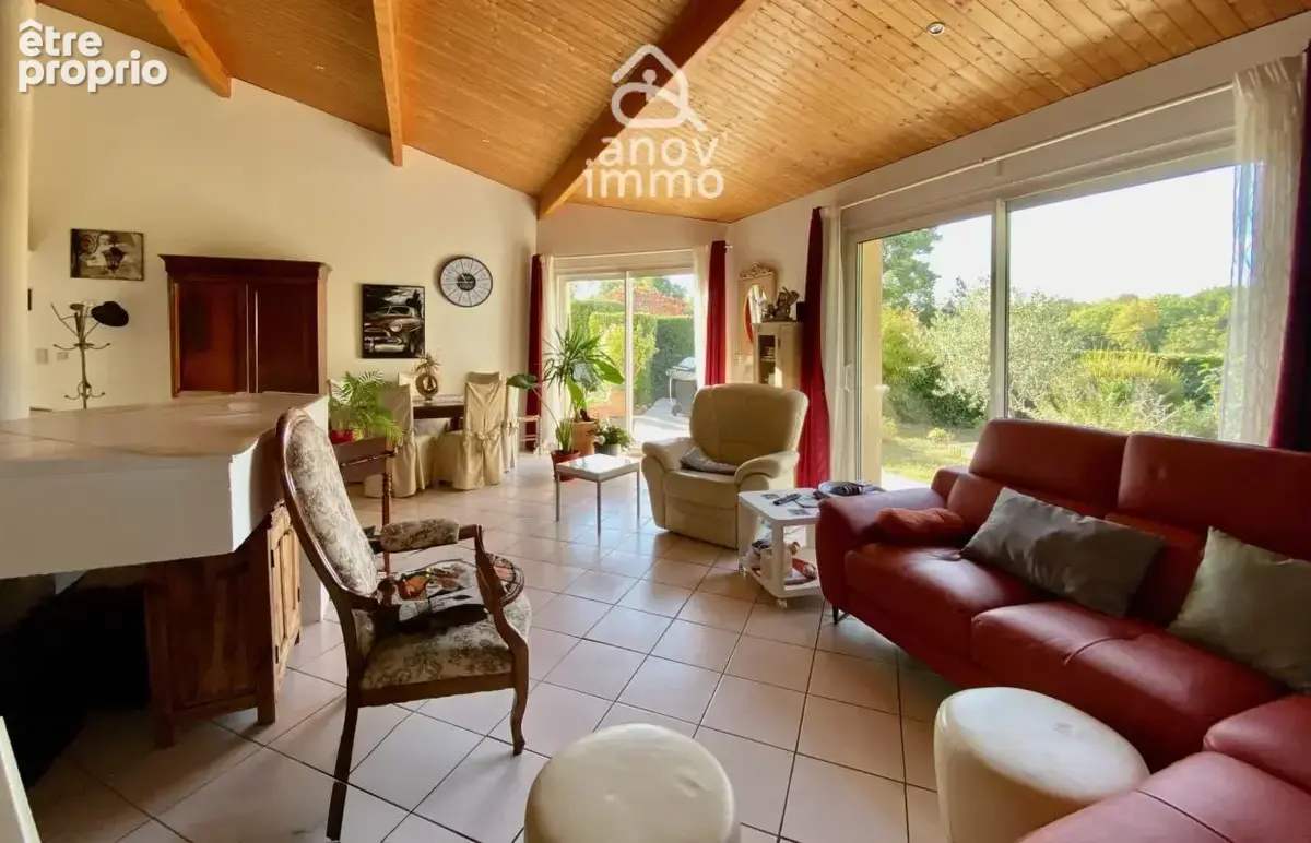 À 35 min de Lyon, maison de 151 m2 avec piscine, vue et calm - photo 4