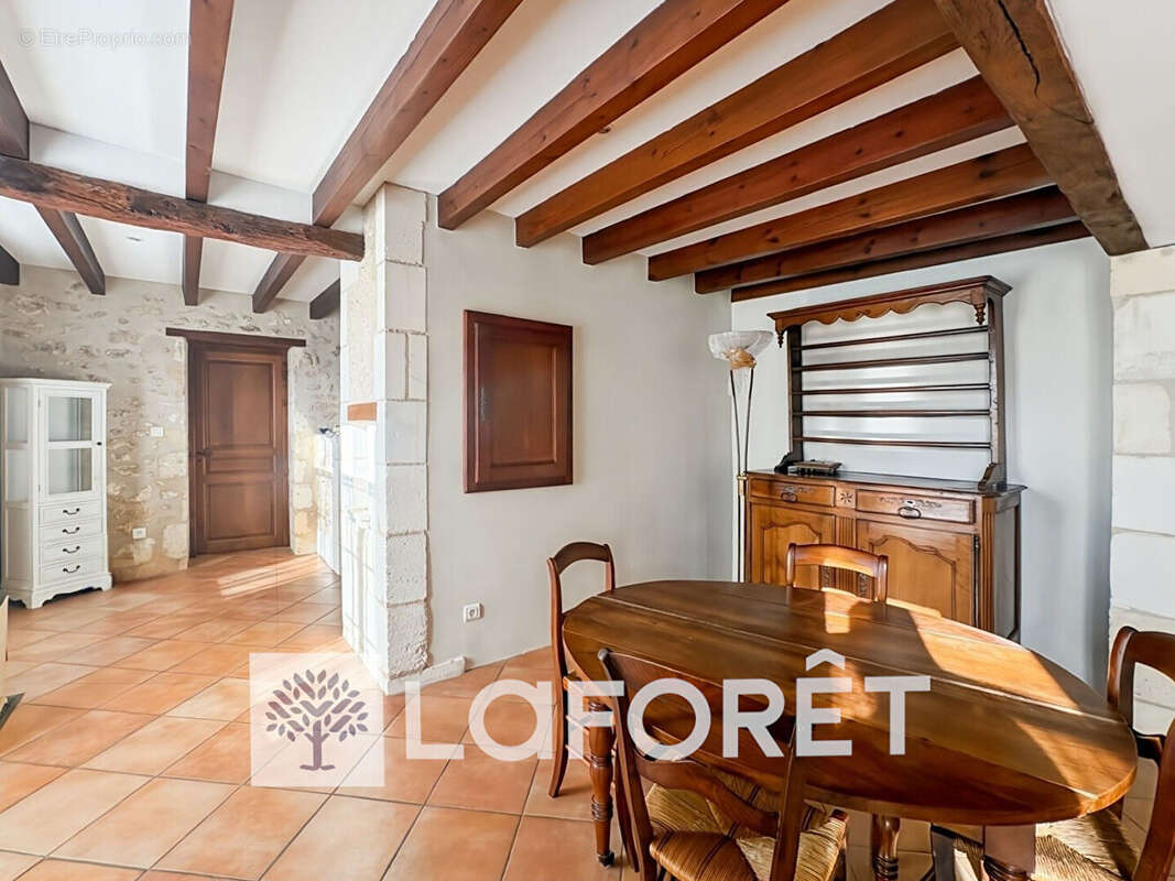 Maison à SAINT-GENIS-DE-SAINTONGE