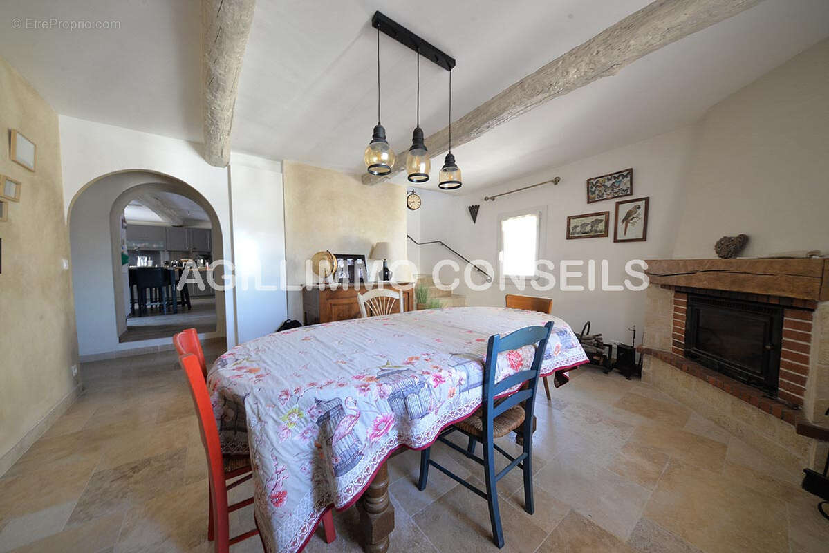 Maison 8 pièces avec 2 garages, cave, ext. terrasse tropézienne - photo 7