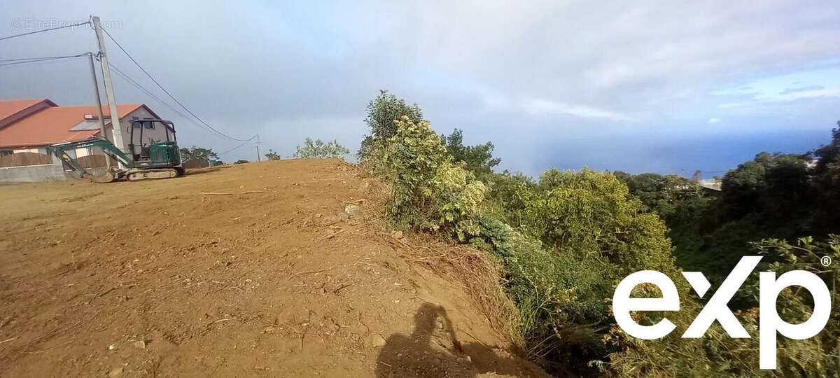 Terrain à SAINT-LEU