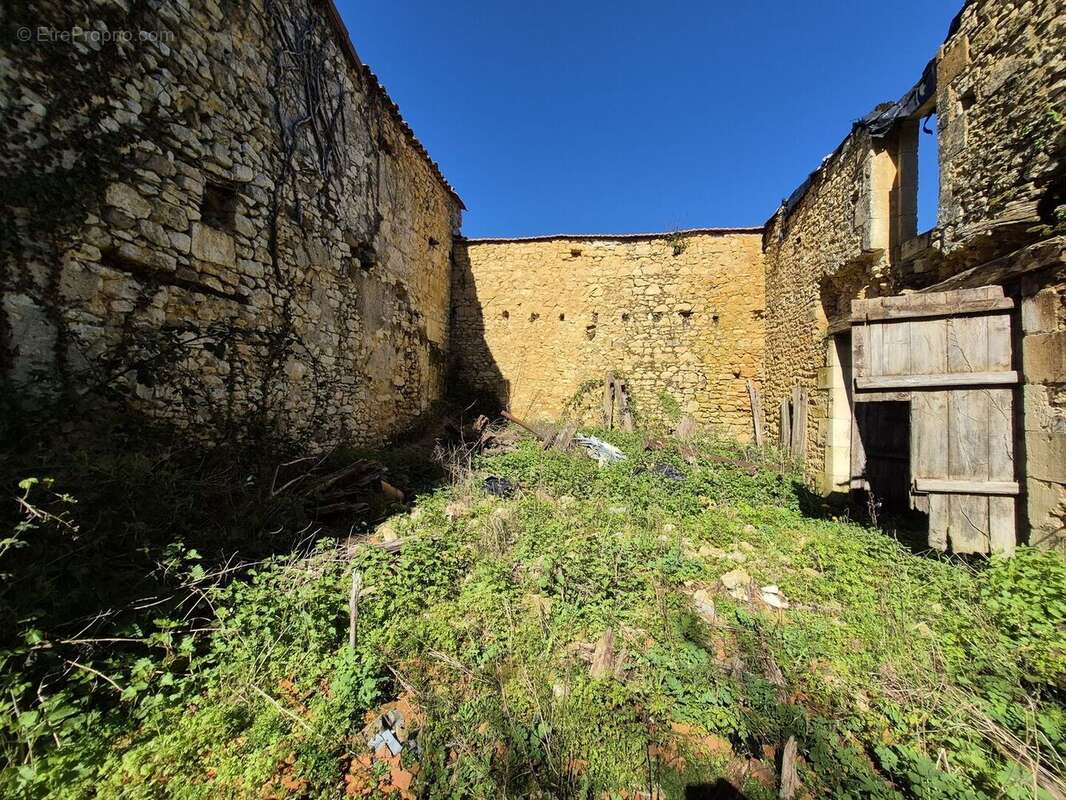 20260317142354 - Maison à SAINT-PARDOUX-LA-RIVIERE