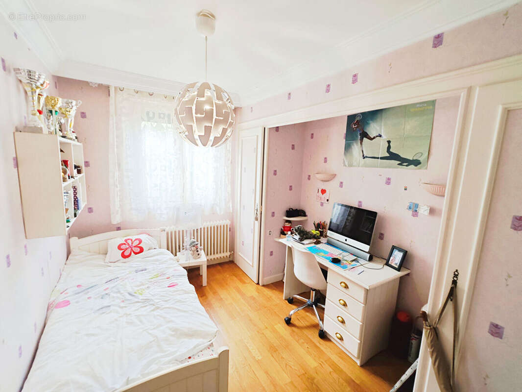 Maison à LA TOUR-DE-SALVAGNY