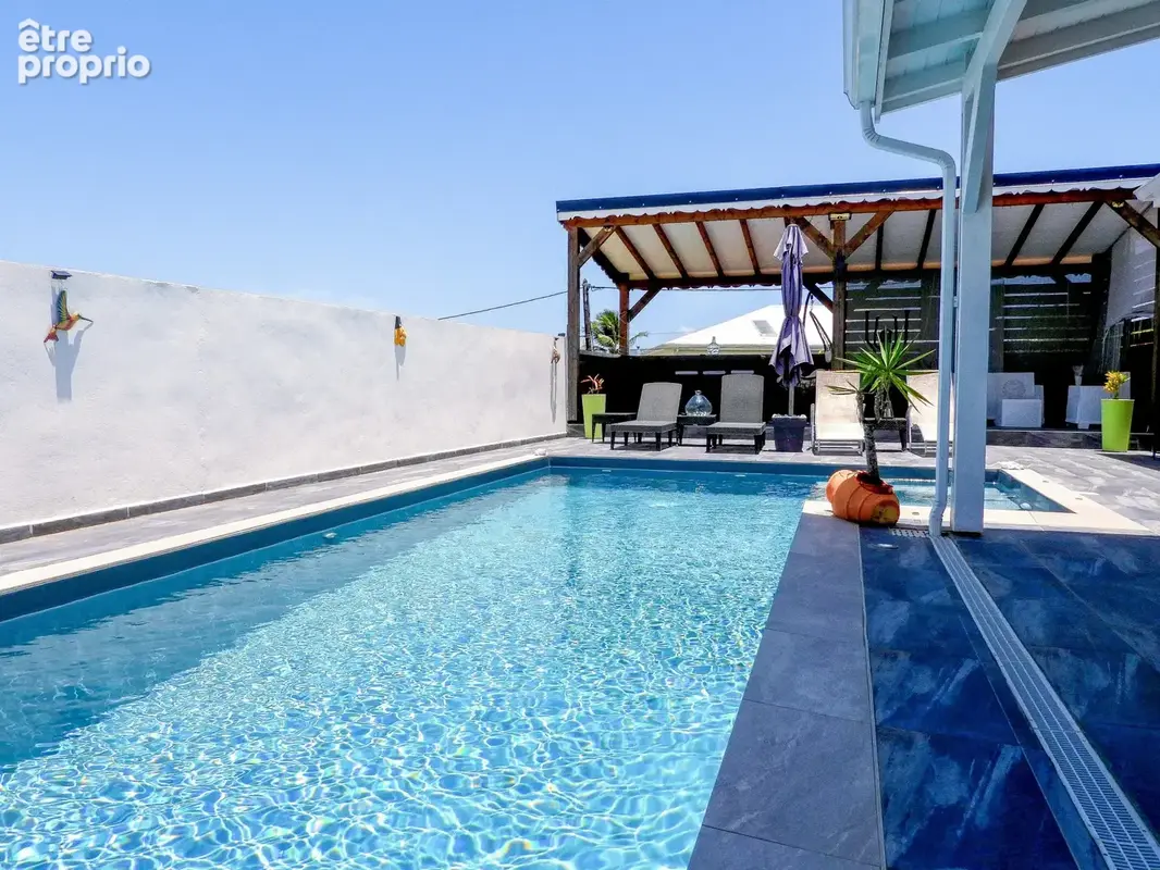 LE MOULE   Villa neuve 2023 avec dépendance, piscine et vue mer - photo 4