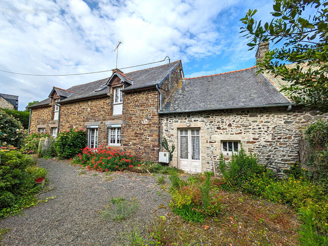 Maison à BAGUER-PICAN