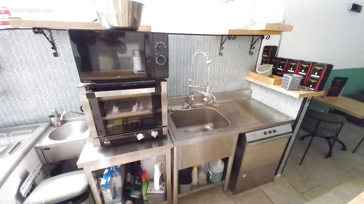 Commerce à LAMALOU-LES-BAINS