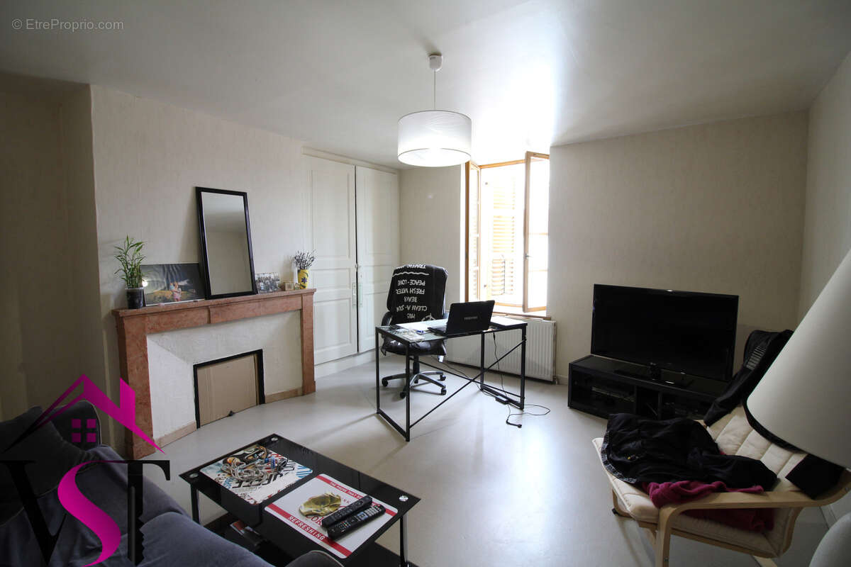 Appartement à AUXONNE