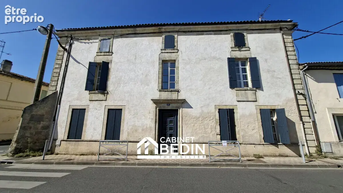 Appartement 359 m² à Saint-Andre-De-Cubzac  - photo 1