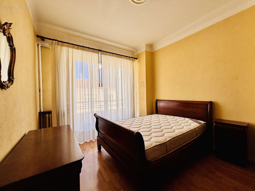 Appartement à MARSEILLE-5E