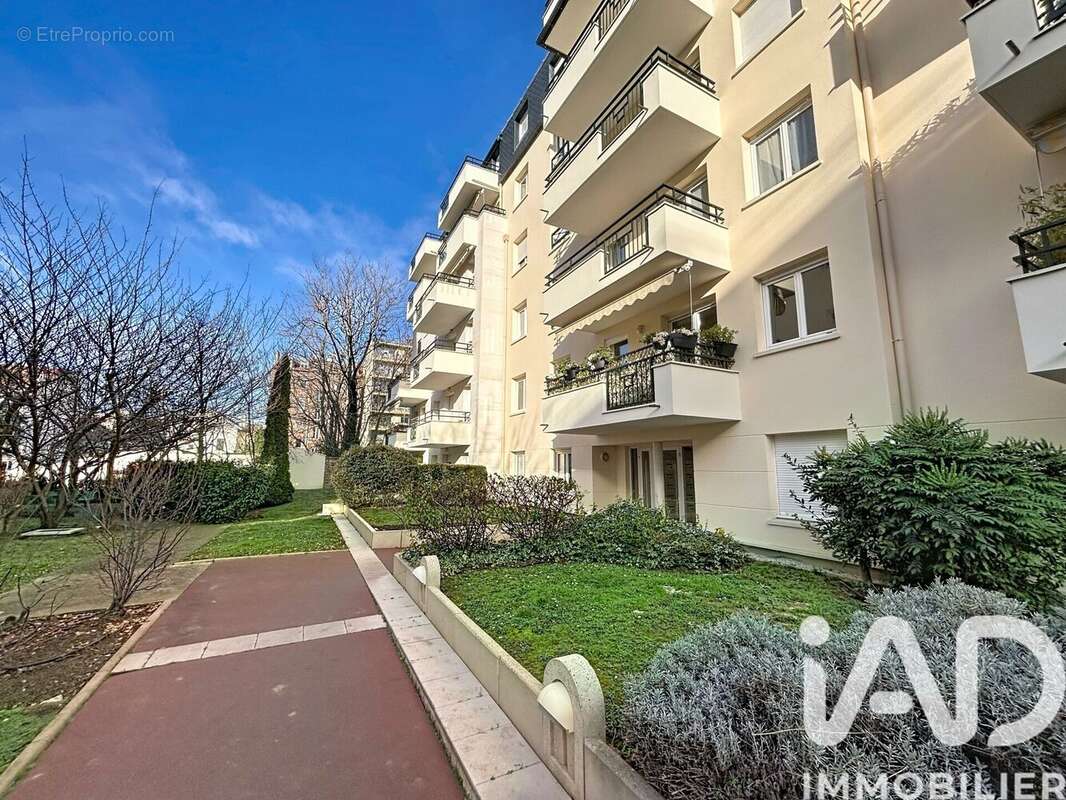 Photo 9 - Appartement à COURBEVOIE