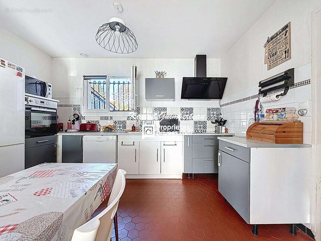 Maison à LALANDE-DE-POMEROL