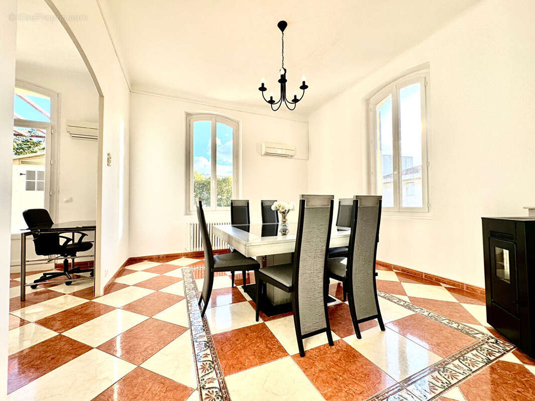 Appartement à MARSEILLE-11E