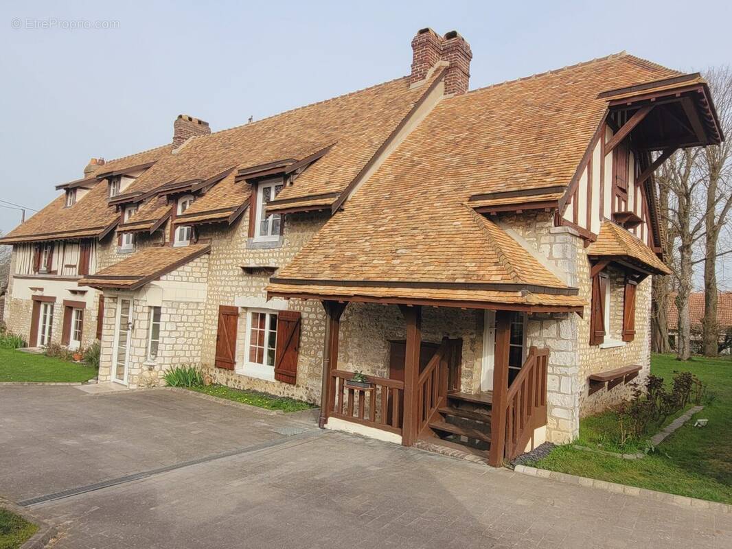 Maison à LES DAMPS