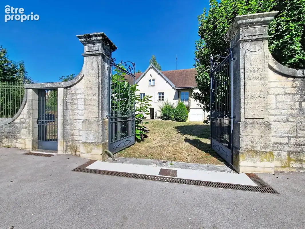 Propriété Arc Les Gray - photo 10