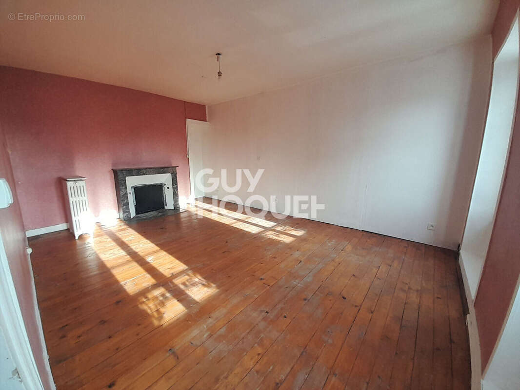 Maison à SAINT-JEAN-DE-DAYE