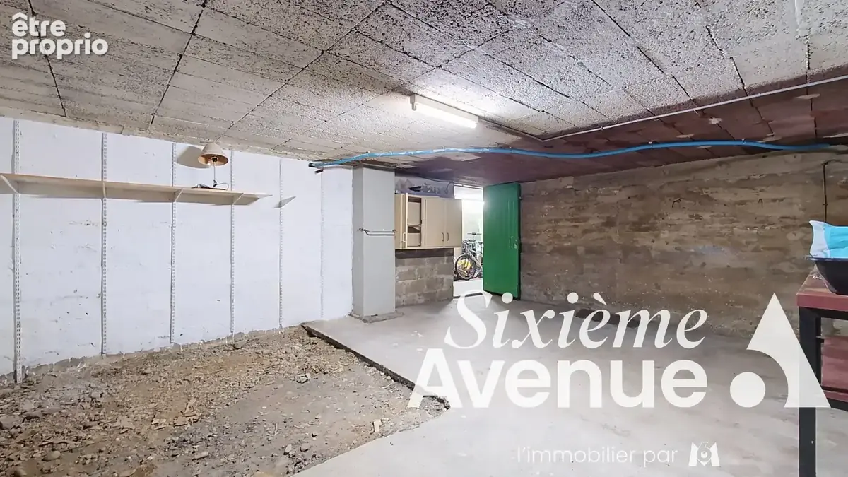 Givors centre  Grand T4 lumineux avec balcon, vue dégagée et cave de 28 m² - photo 13