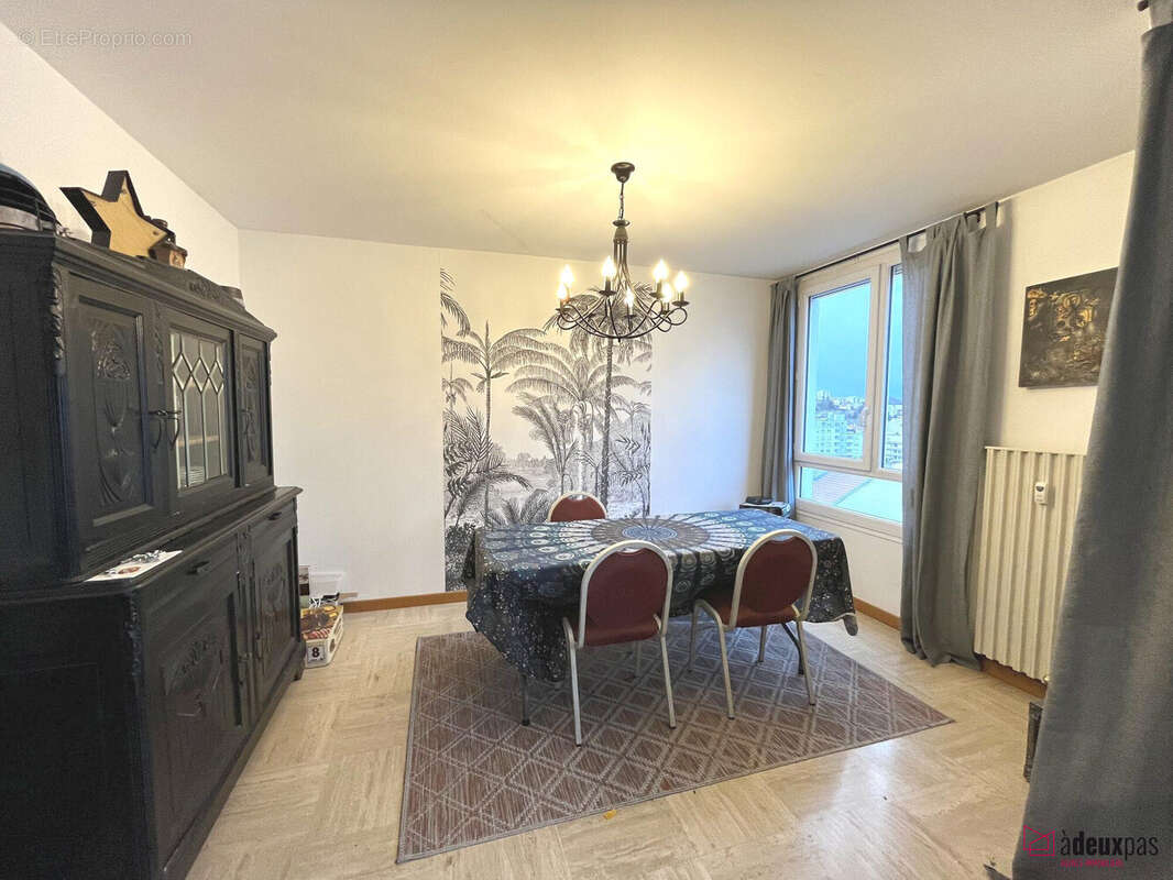 Appartement à SAINT-ETIENNE