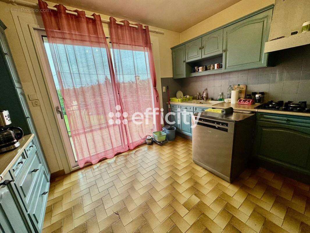 Maison à NERONDE-SUR-DORE