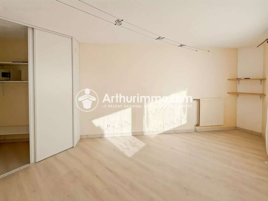 Appartement à SAINT-PIERRE-DU-PERRAY