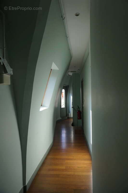 Appartement à PARIS-1E