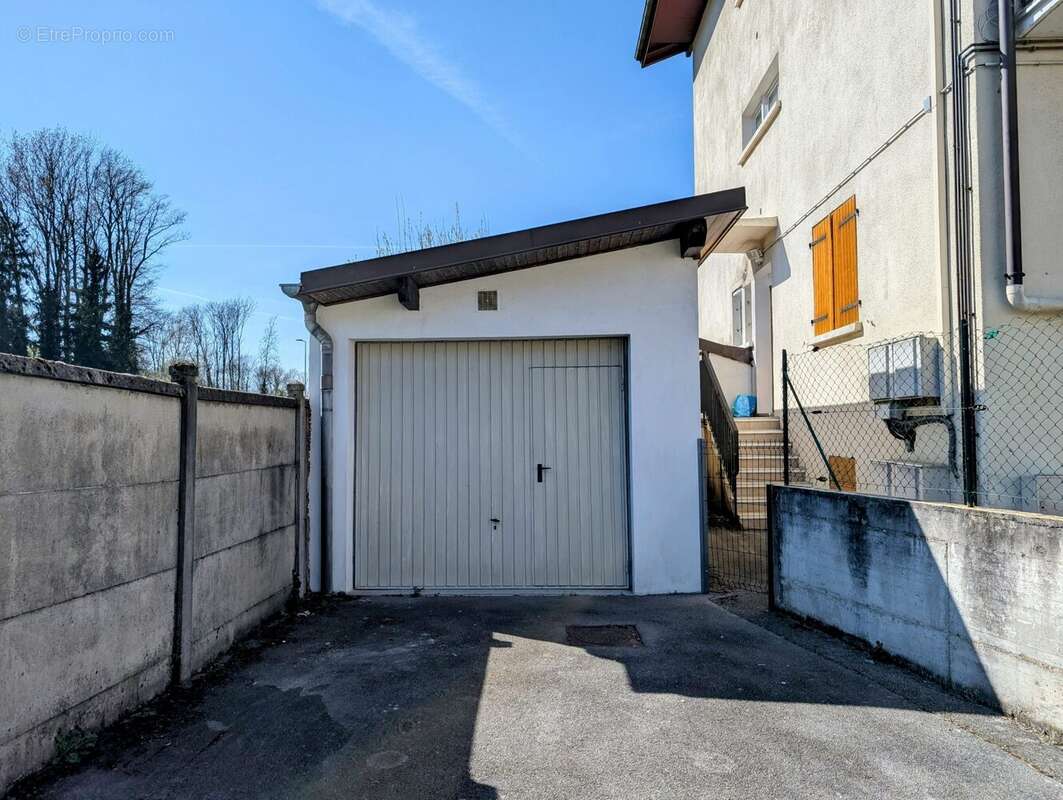 Garage 2 - Appartement à THYEZ