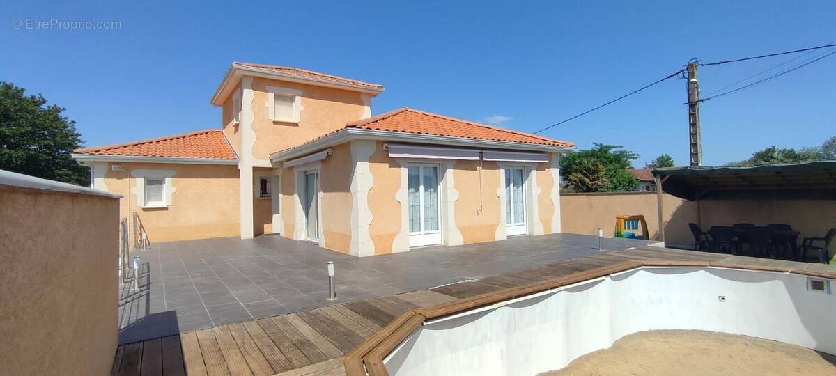 Maison à ESCONDEAUX