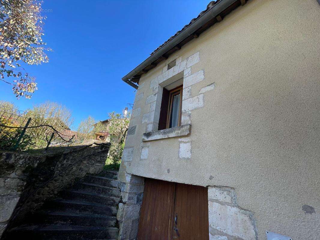 Maison à AGONAC