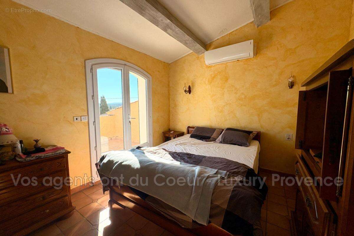 Maison à GREASQUE